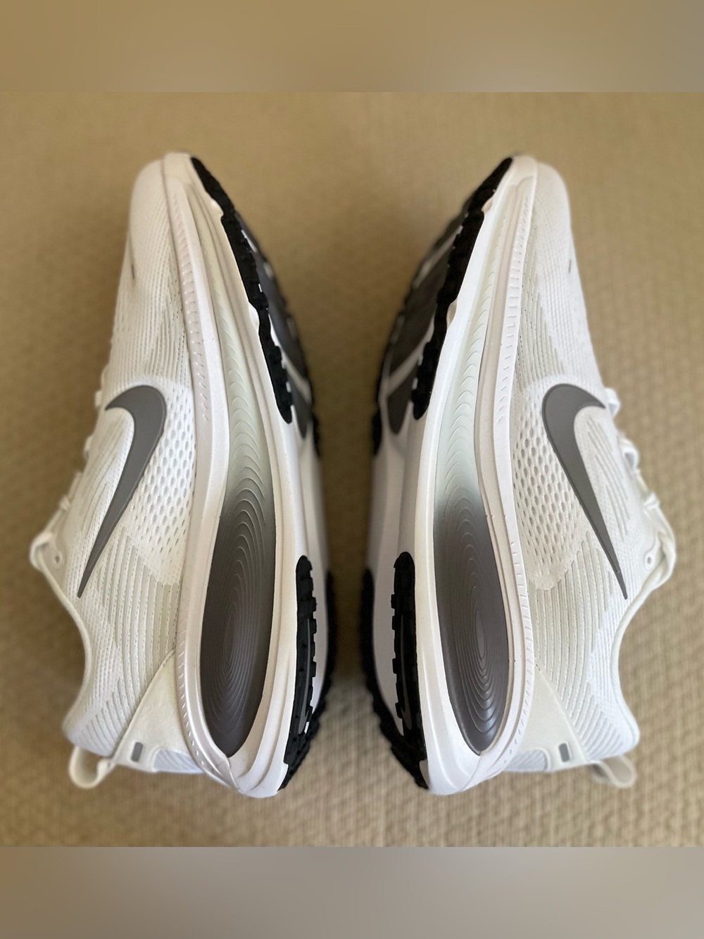 Size 11 - Nike Vomero 18 TB White Gunsmoke Running Shoes IB4033-109 Men’s NEW - Picture 5 of 10
